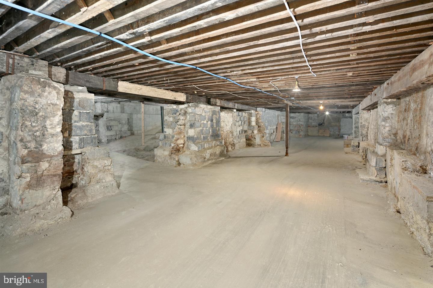 PASSYUNK SQUARE - Commercial Sale