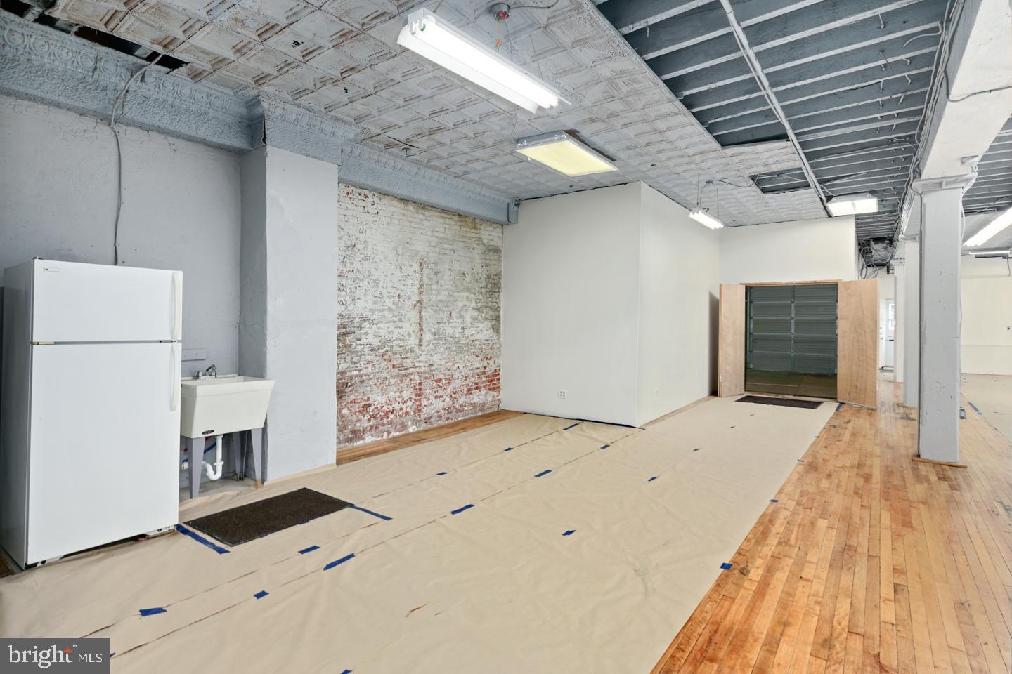 PASSYUNK SQUARE - Commercial Sale