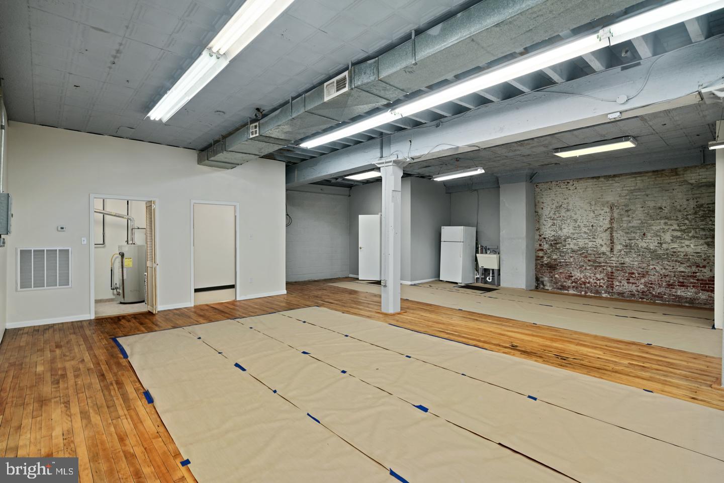 PASSYUNK SQUARE - Commercial Sale