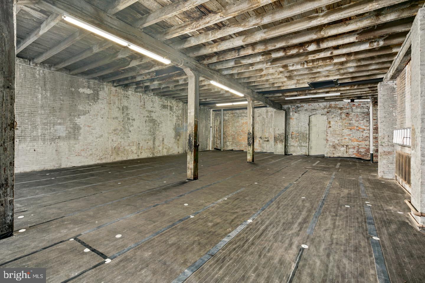 PASSYUNK SQUARE - Commercial Sale