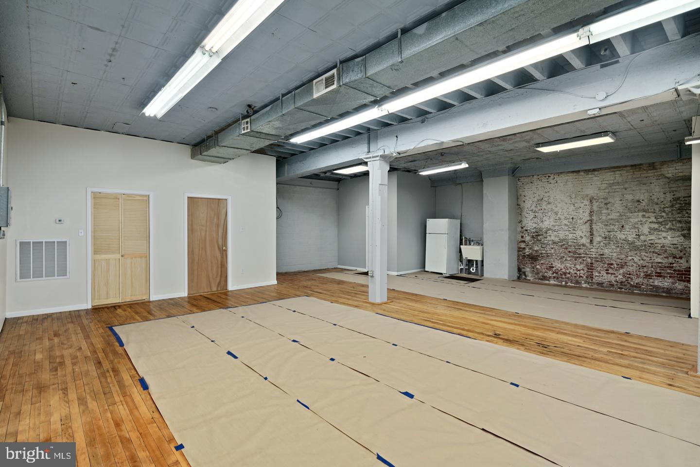 PASSYUNK SQUARE - Commercial Sale