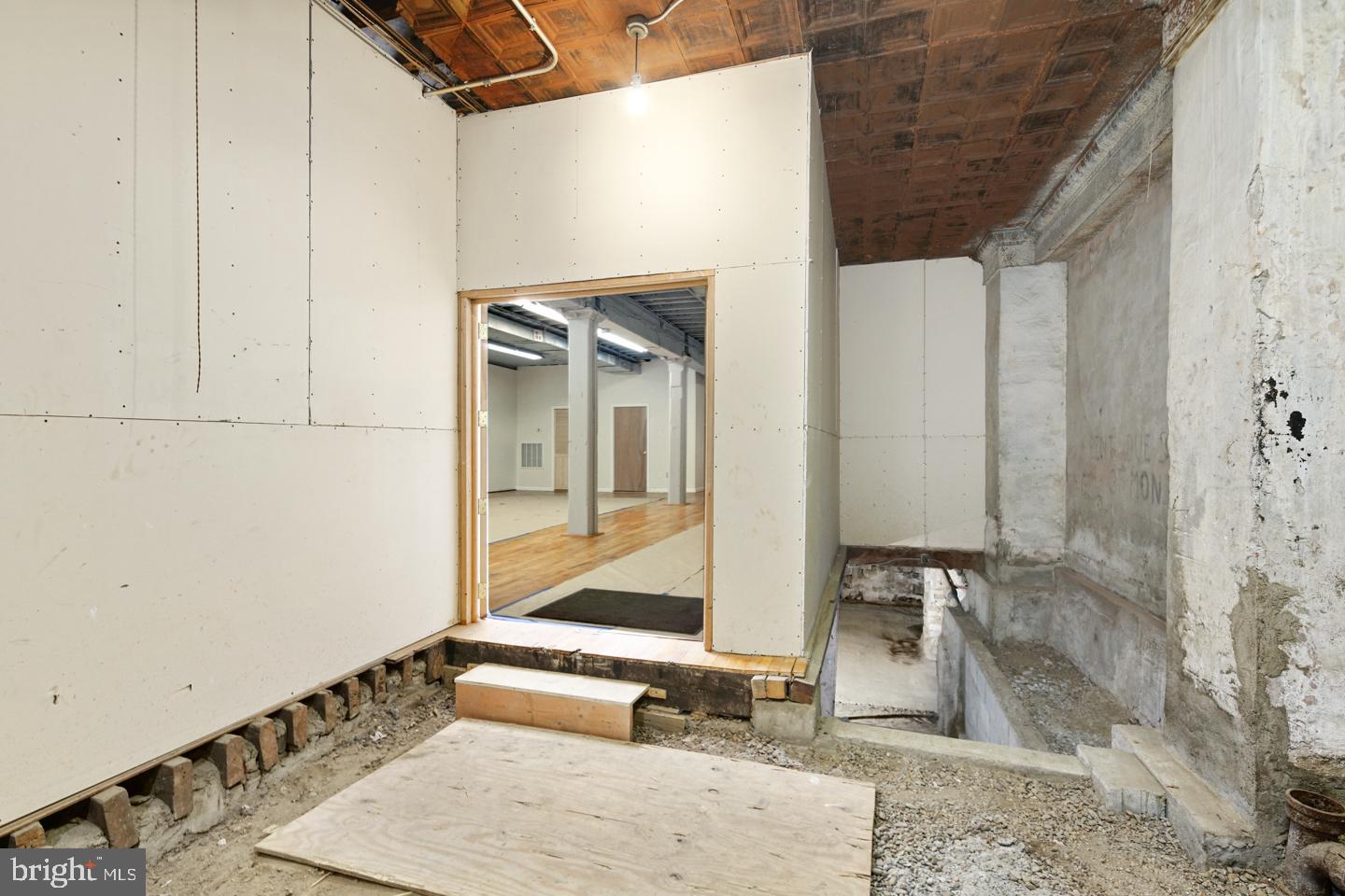 PASSYUNK SQUARE - Commercial Sale