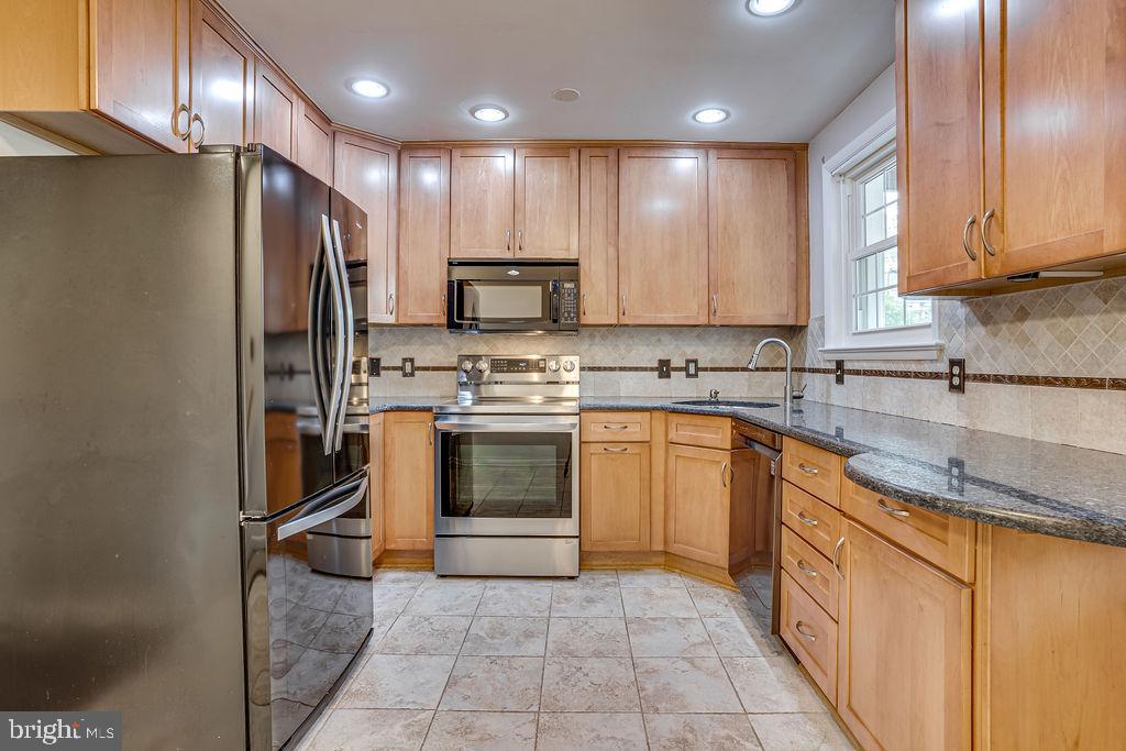 2731 S WALTER REED DRIVE A