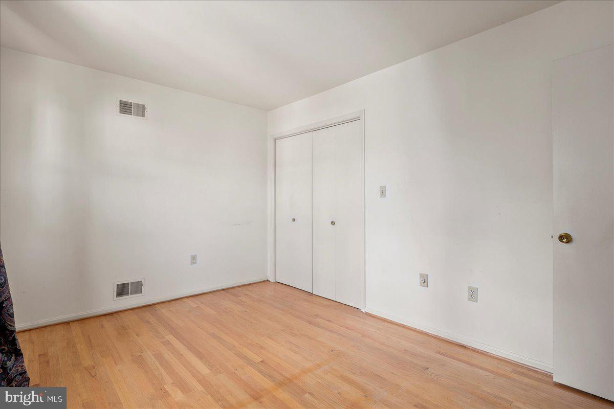 OVER LEE KNOLLS - Residential