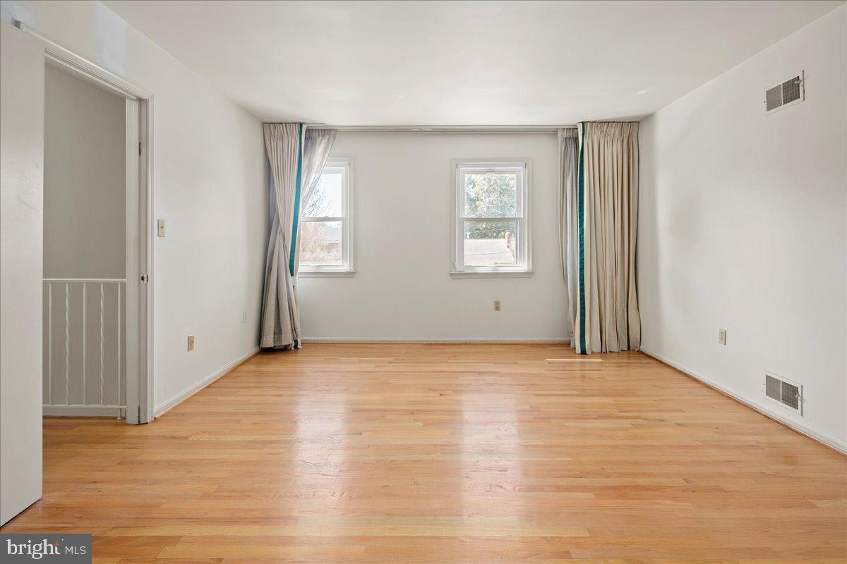 OVER LEE KNOLLS - Residential