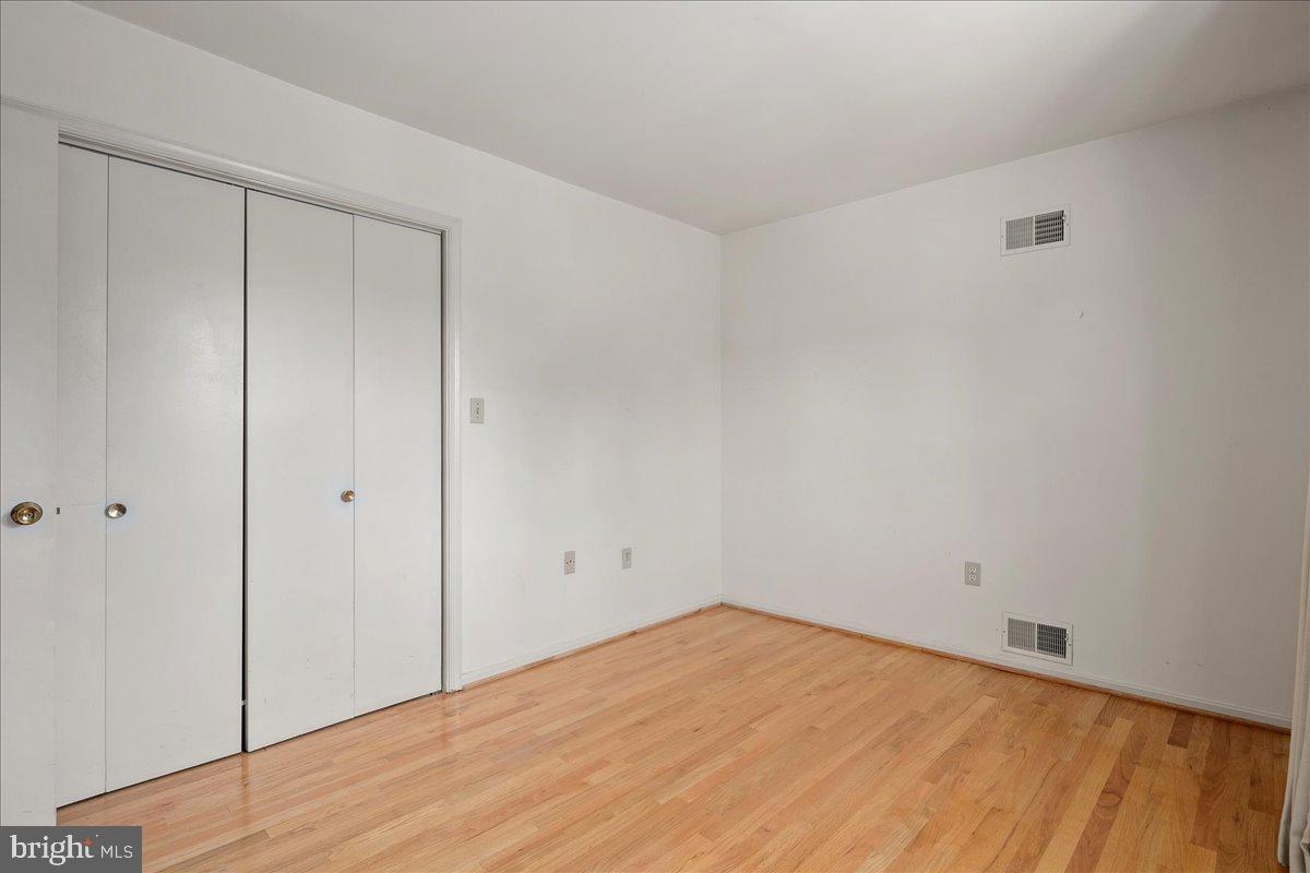 OVER LEE KNOLLS - Residential