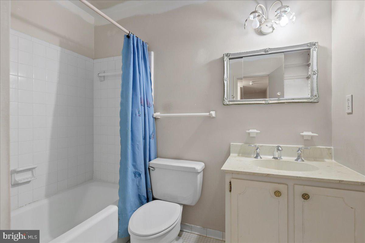 OVER LEE KNOLLS - Residential