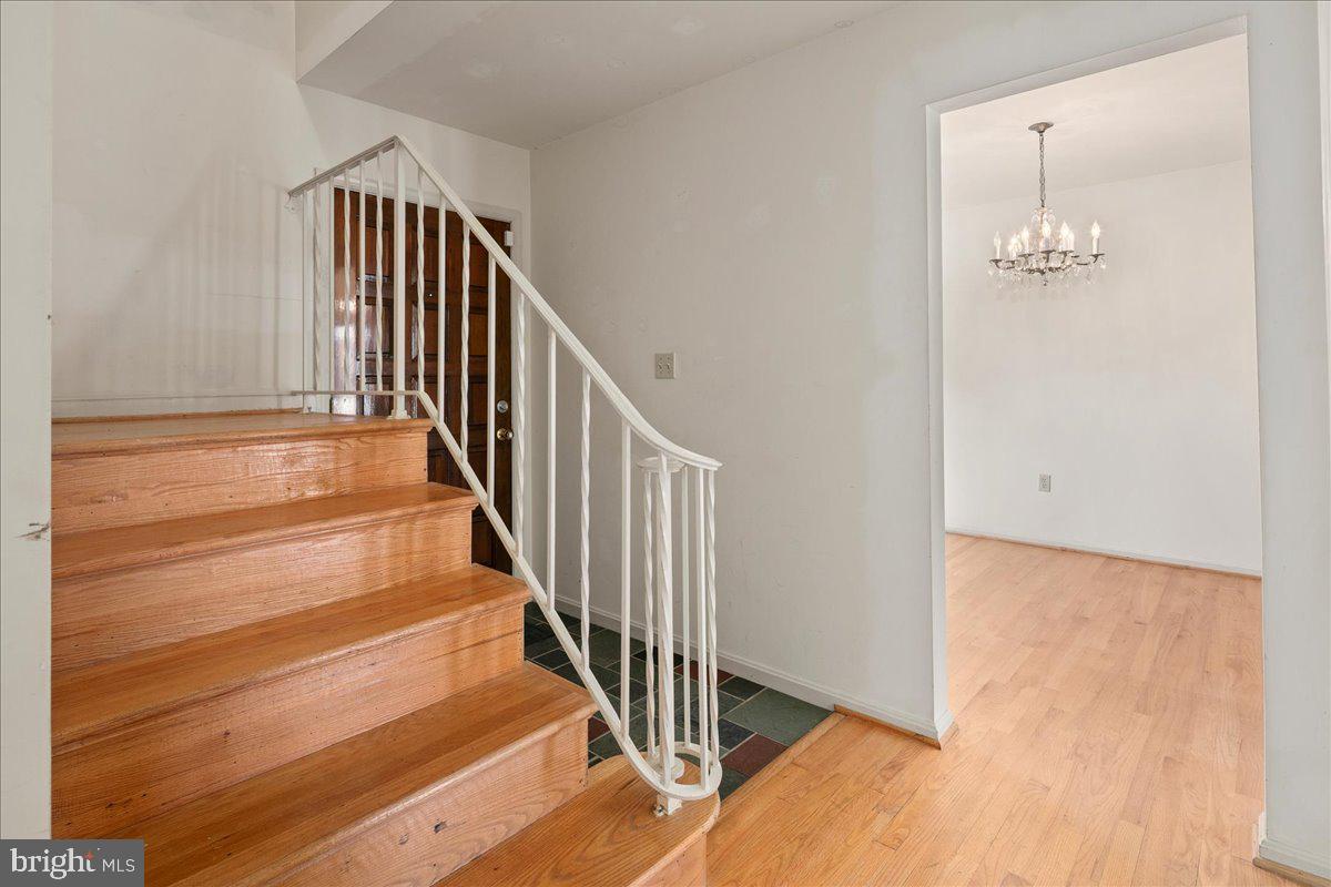 OVER LEE KNOLLS - Residential