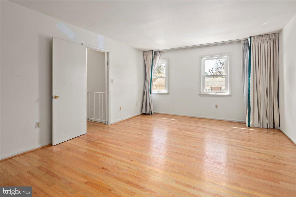 OVER LEE KNOLLS - Residential