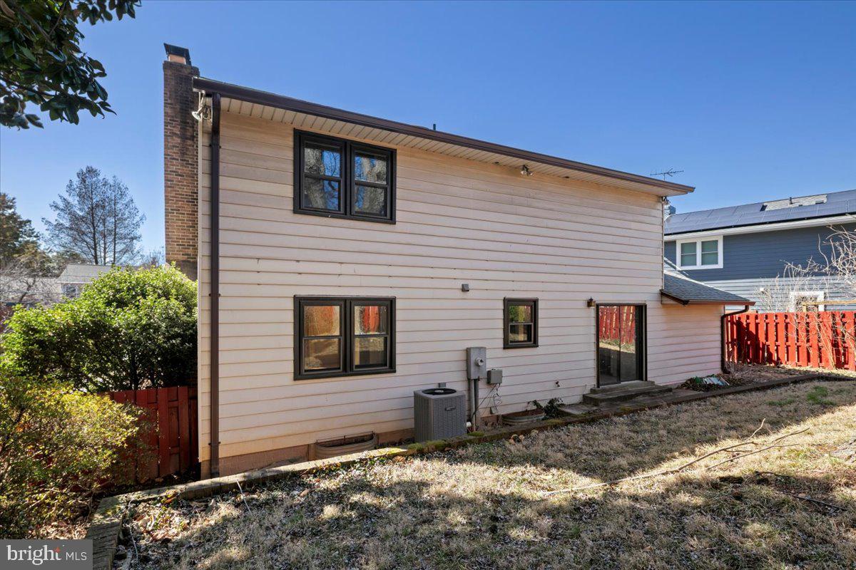 OVER LEE KNOLLS - Residential