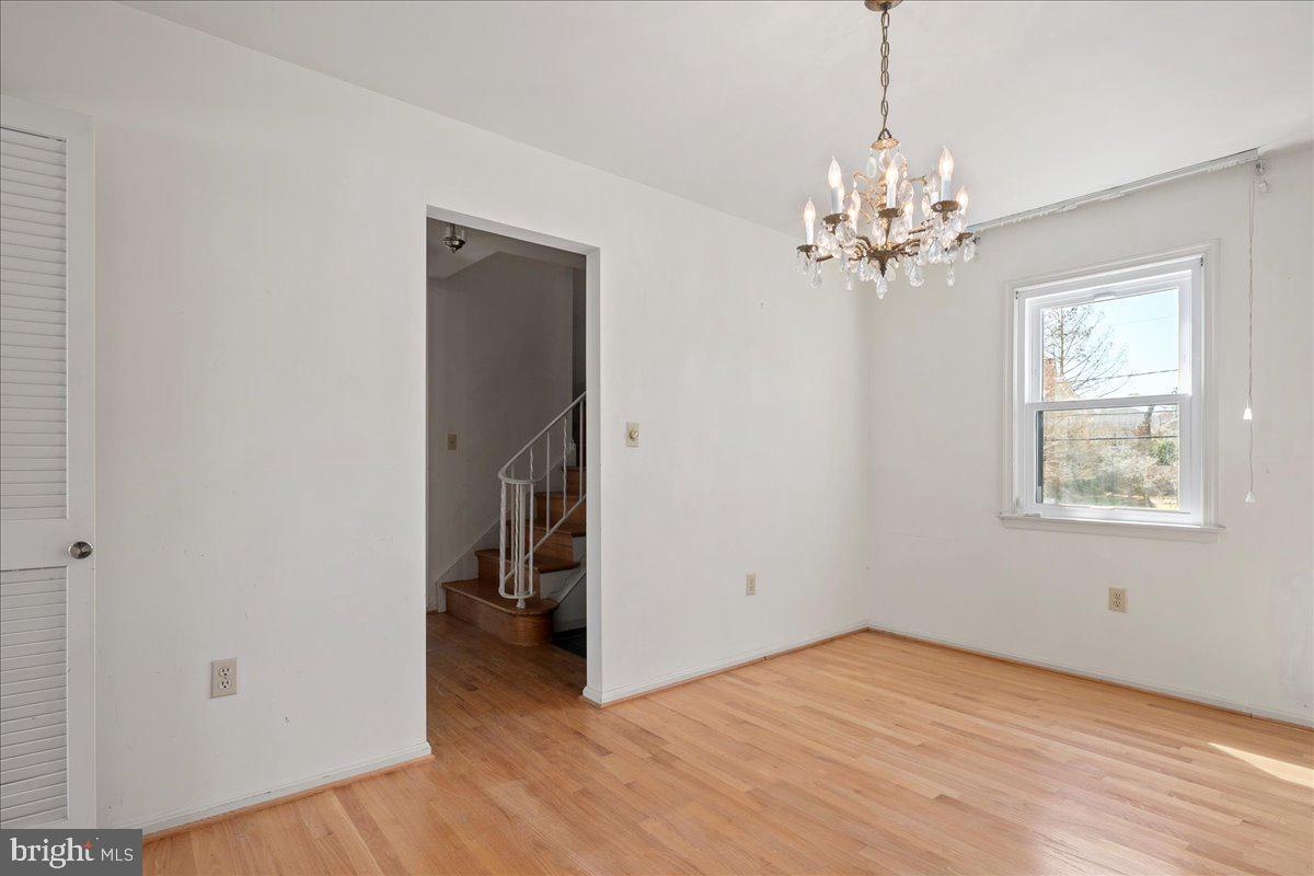 OVER LEE KNOLLS - Residential