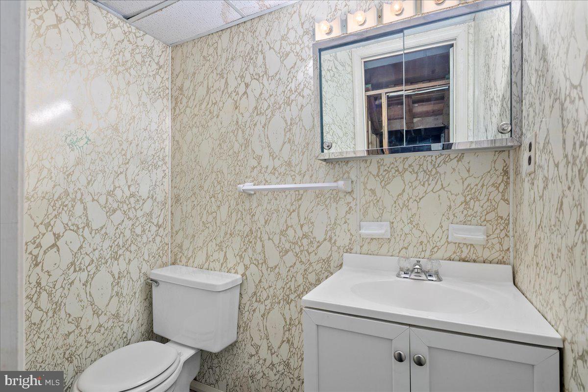 OVER LEE KNOLLS - Residential