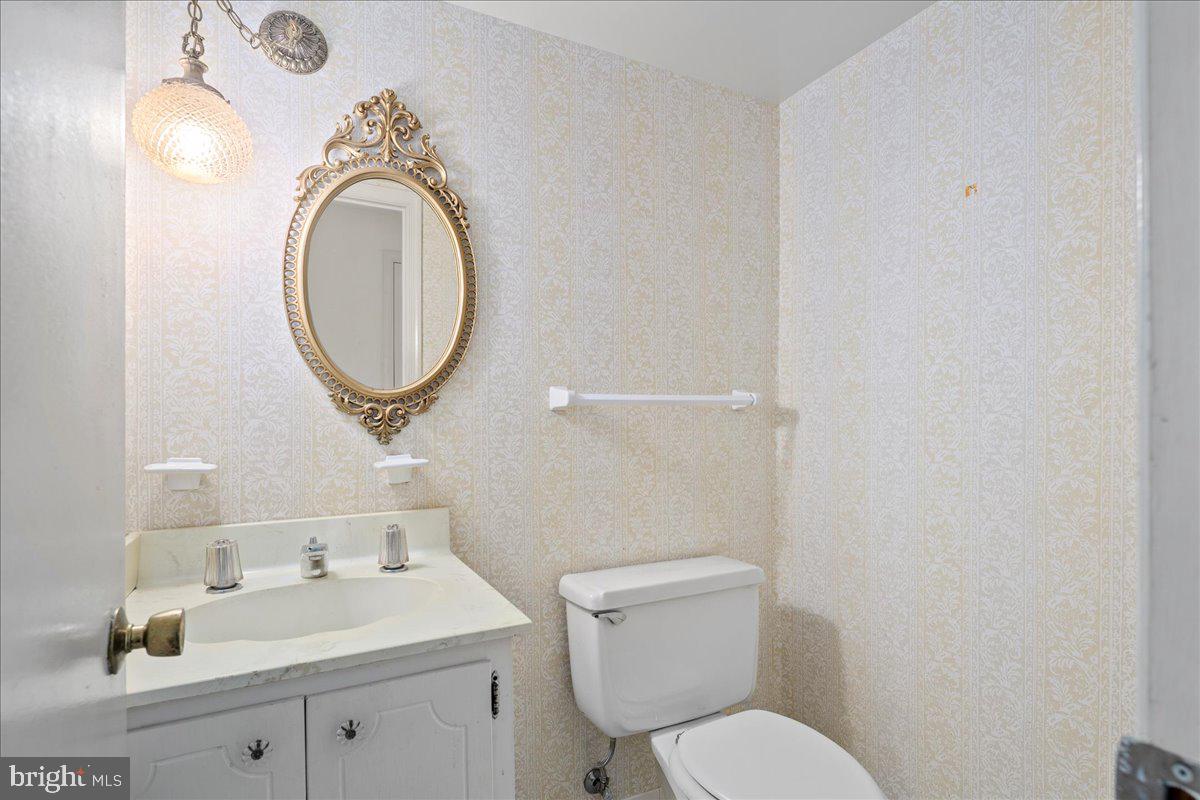 OVER LEE KNOLLS - Residential