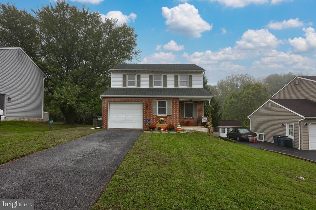 Photo of 817 Evergreen Street, DENVER, PA 17517 (MLS # PALA2058086)