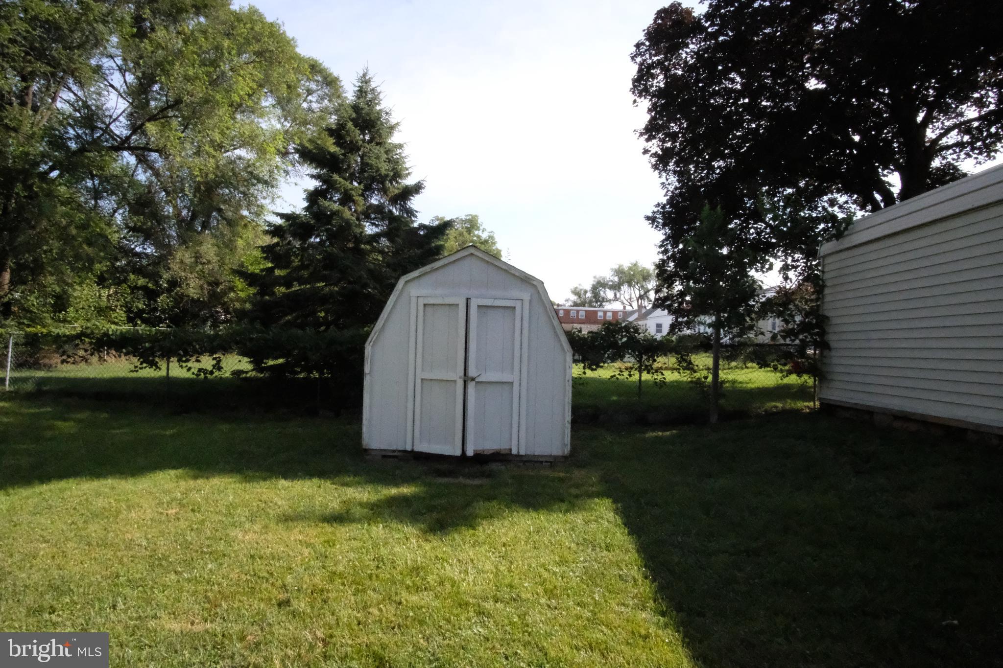 HADDOX TERRACE - Residential Lease