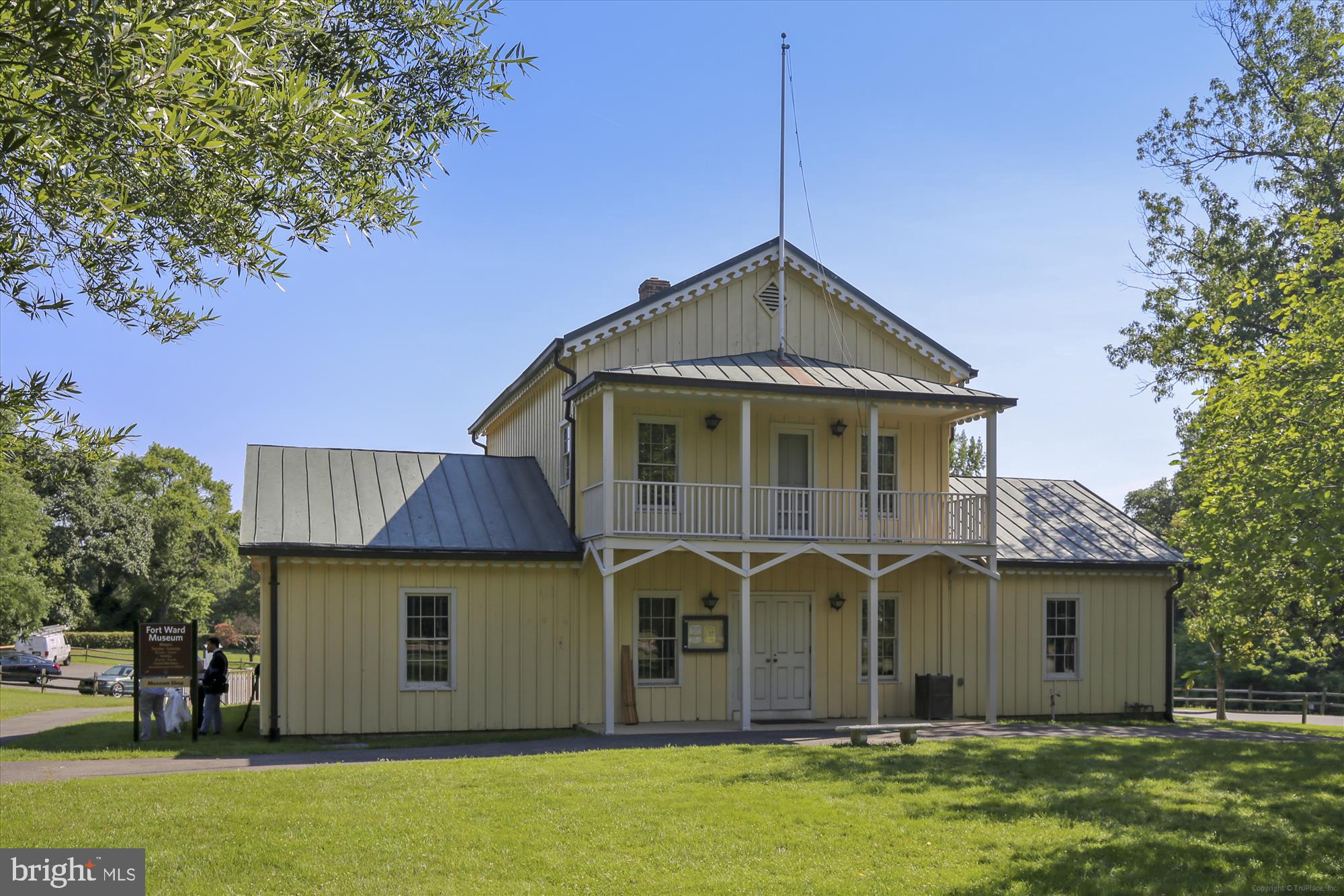 GROVE AT ARLINGTON - Residential