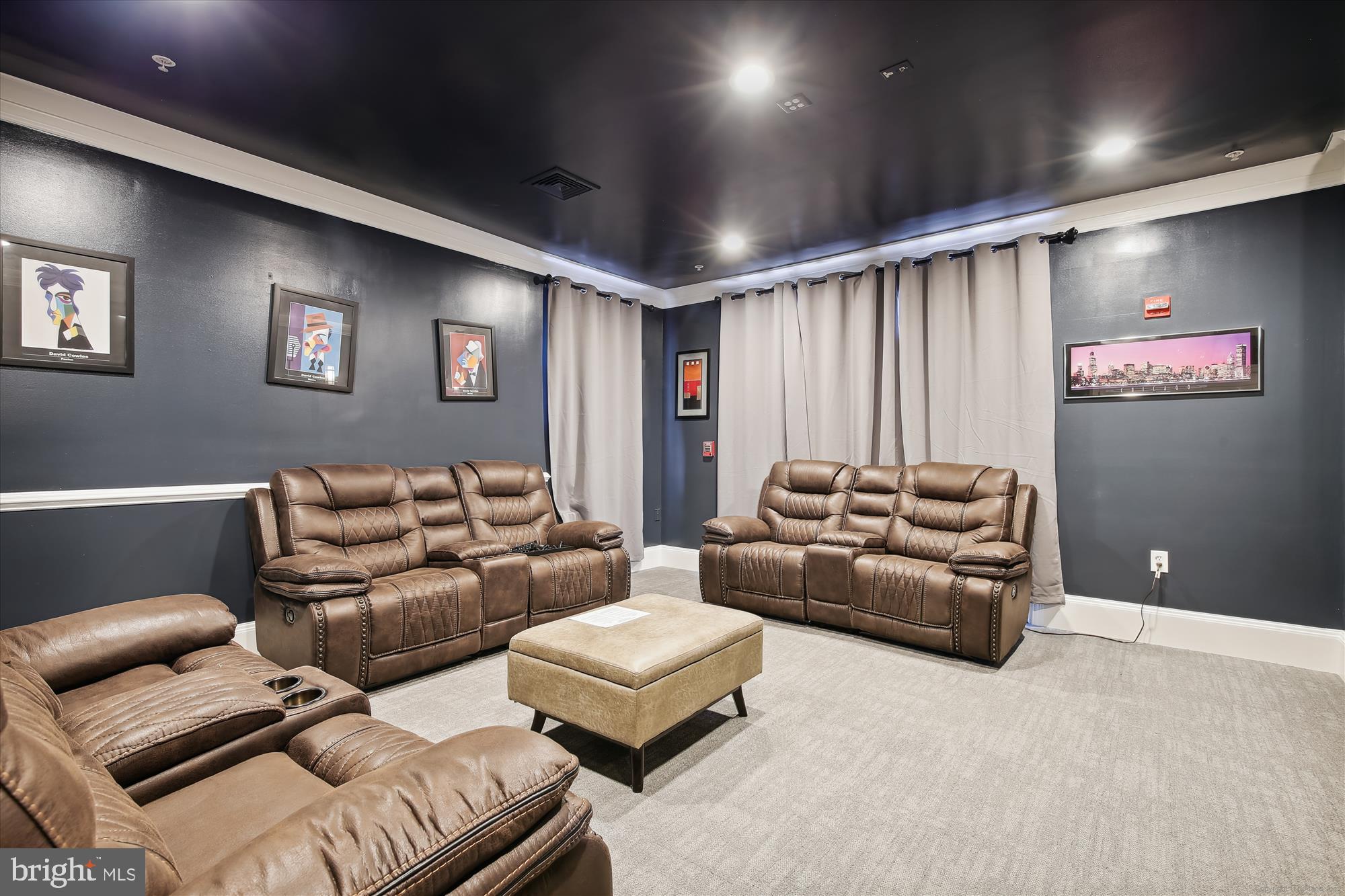 GROVE AT ARLINGTON - Residential