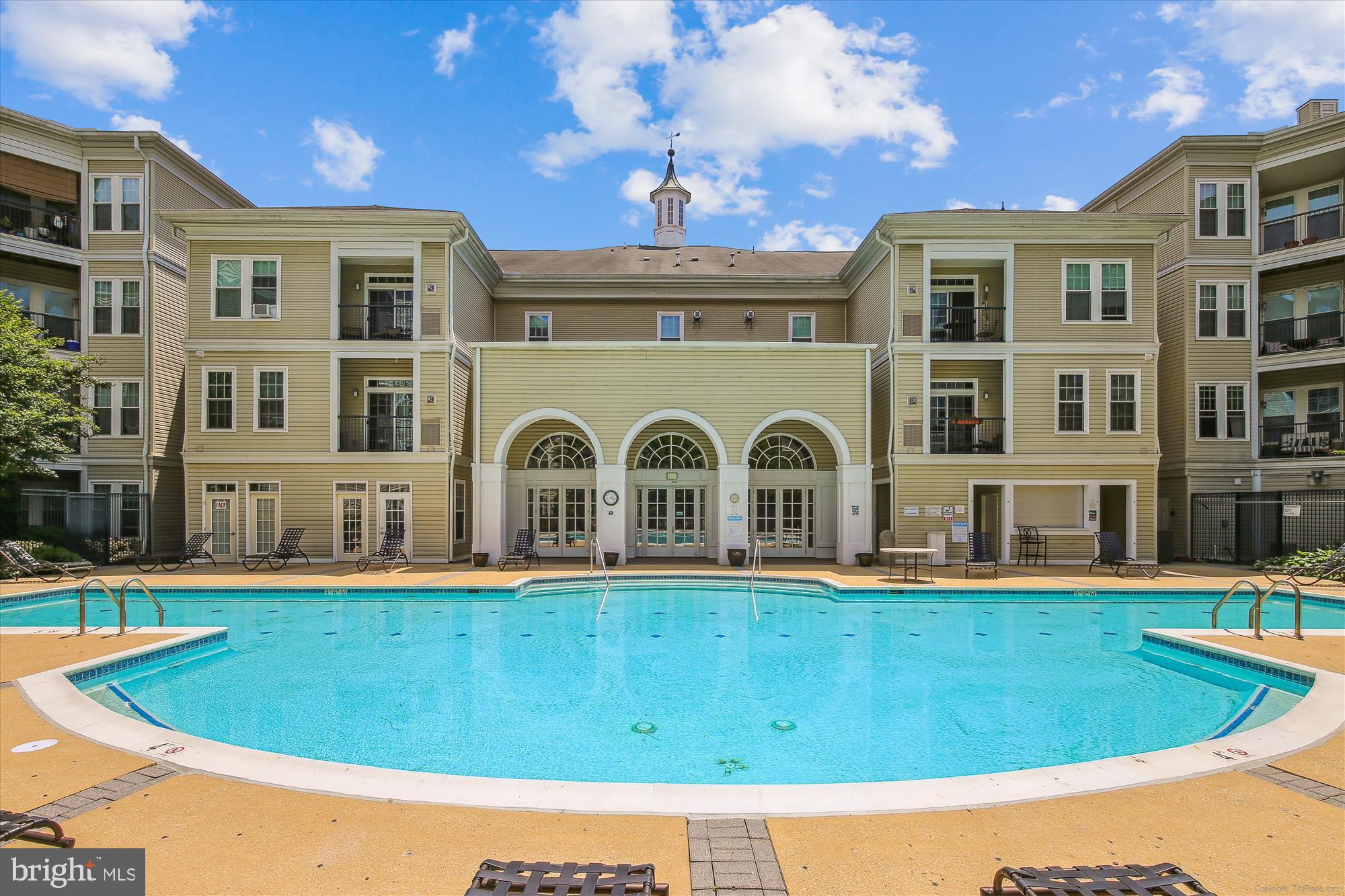 GROVE AT ARLINGTON - Residential