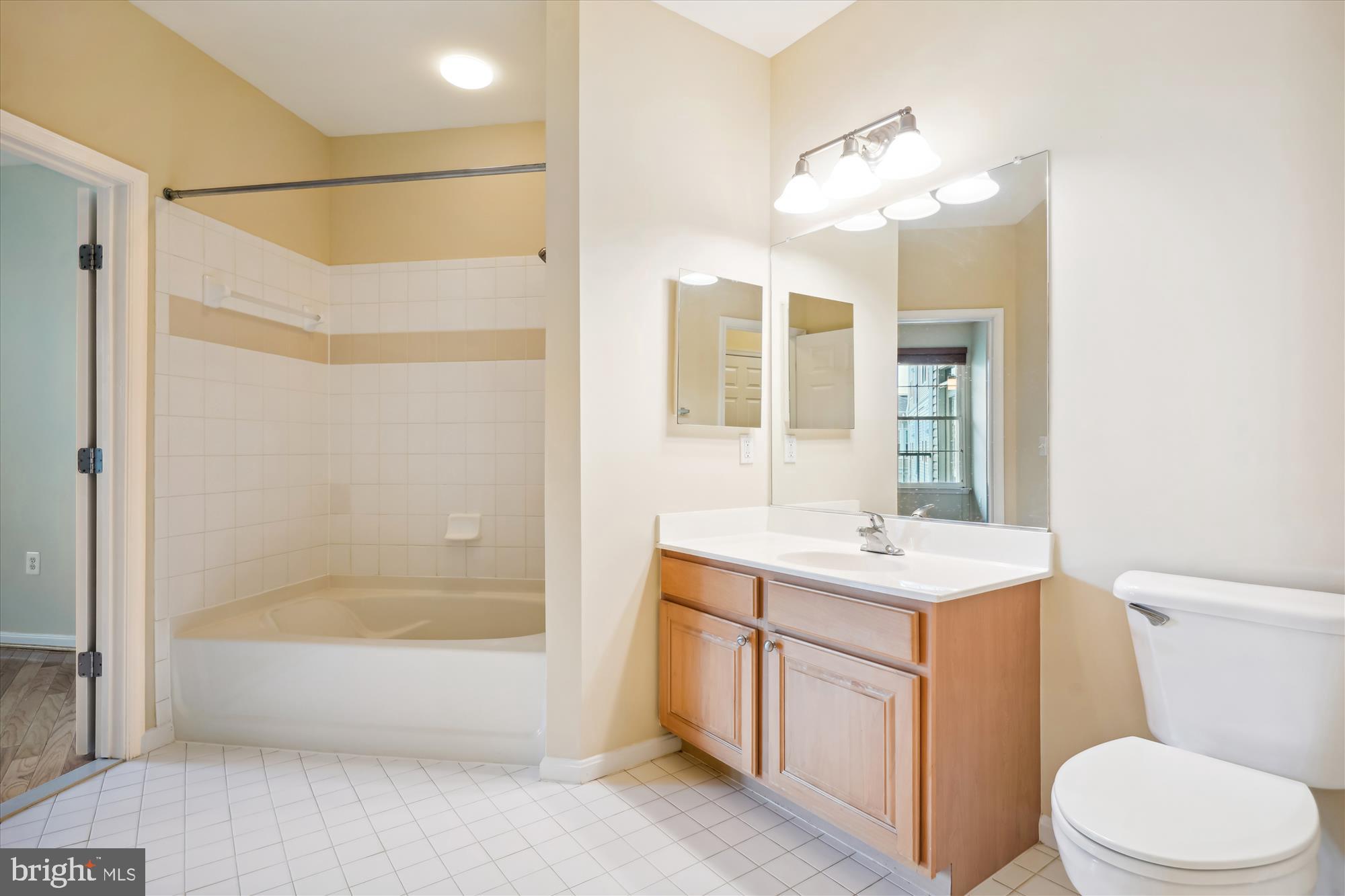 GROVE AT ARLINGTON - Residential