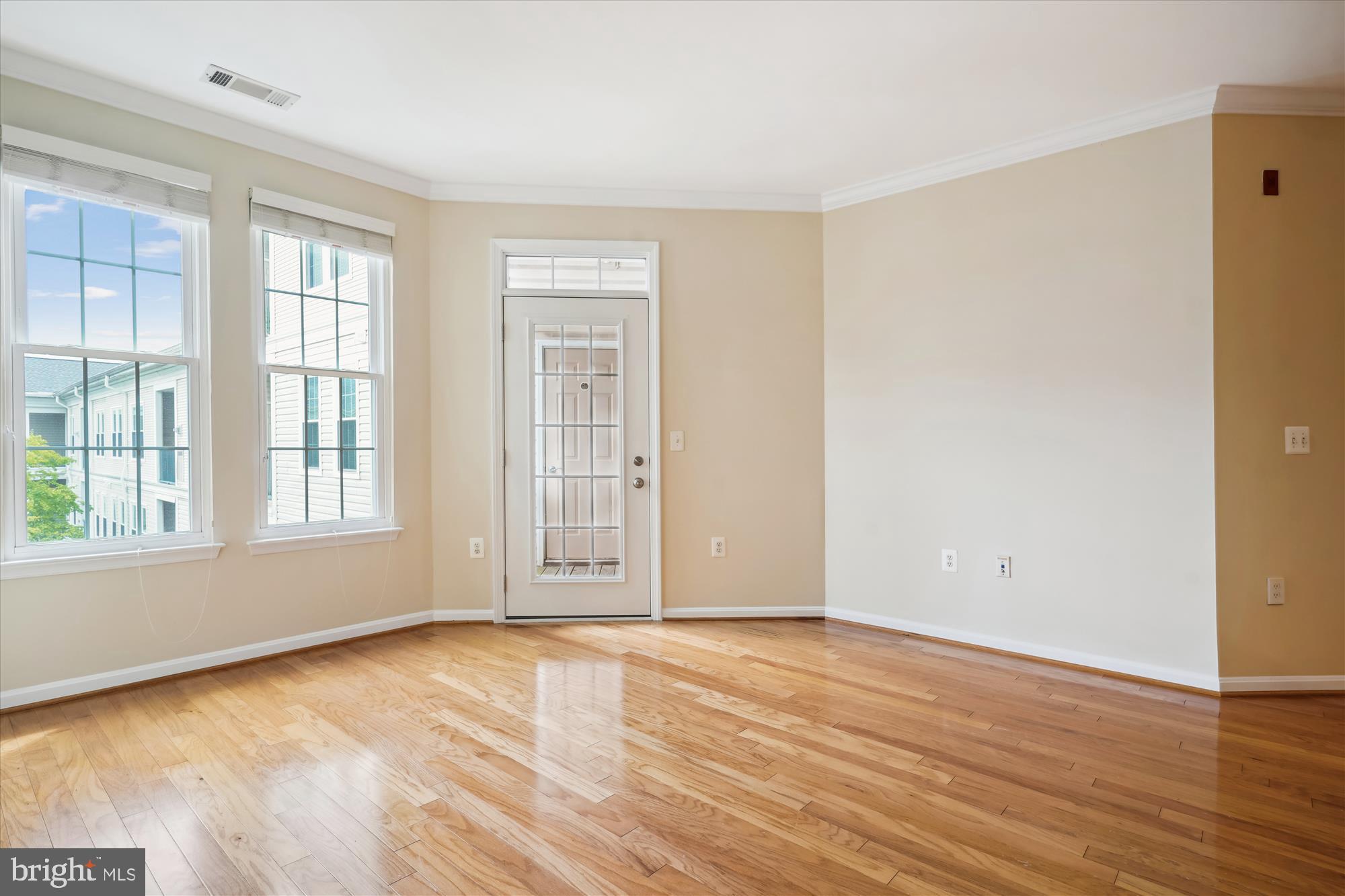 GROVE AT ARLINGTON - Residential