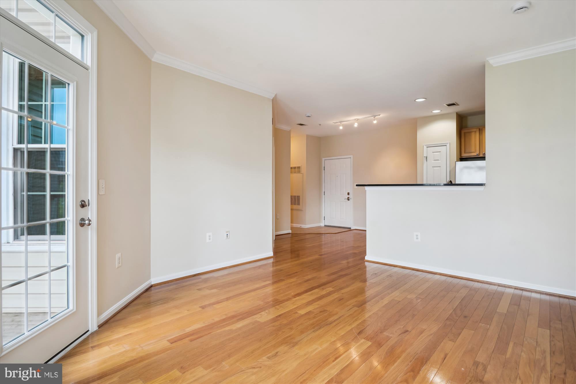 GROVE AT ARLINGTON - Residential