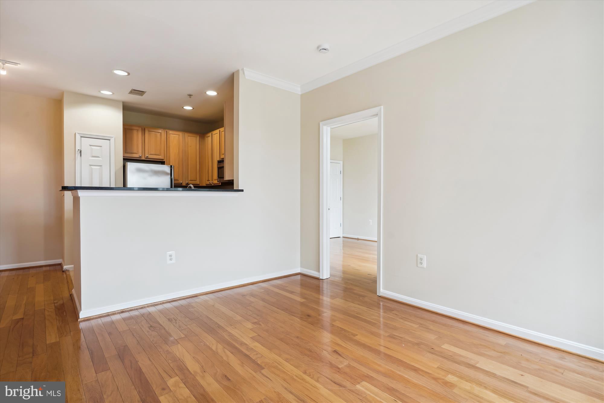 GROVE AT ARLINGTON - Residential