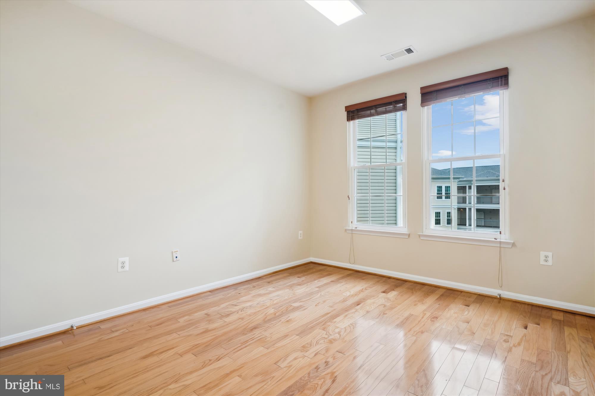 GROVE AT ARLINGTON - Residential