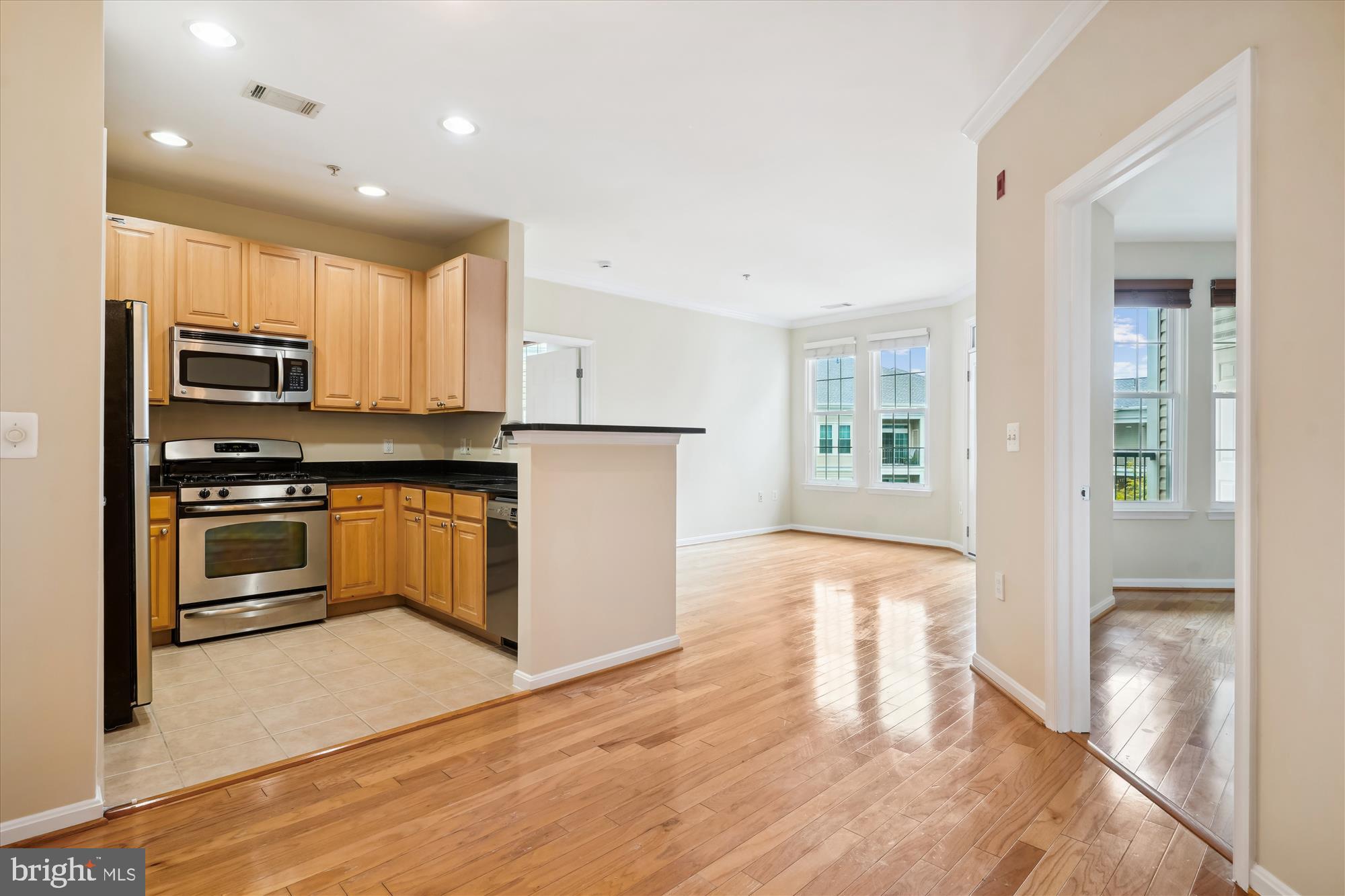 GROVE AT ARLINGTON - Residential