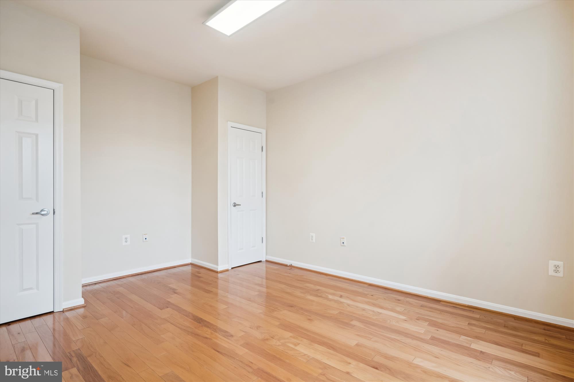 GROVE AT ARLINGTON - Residential