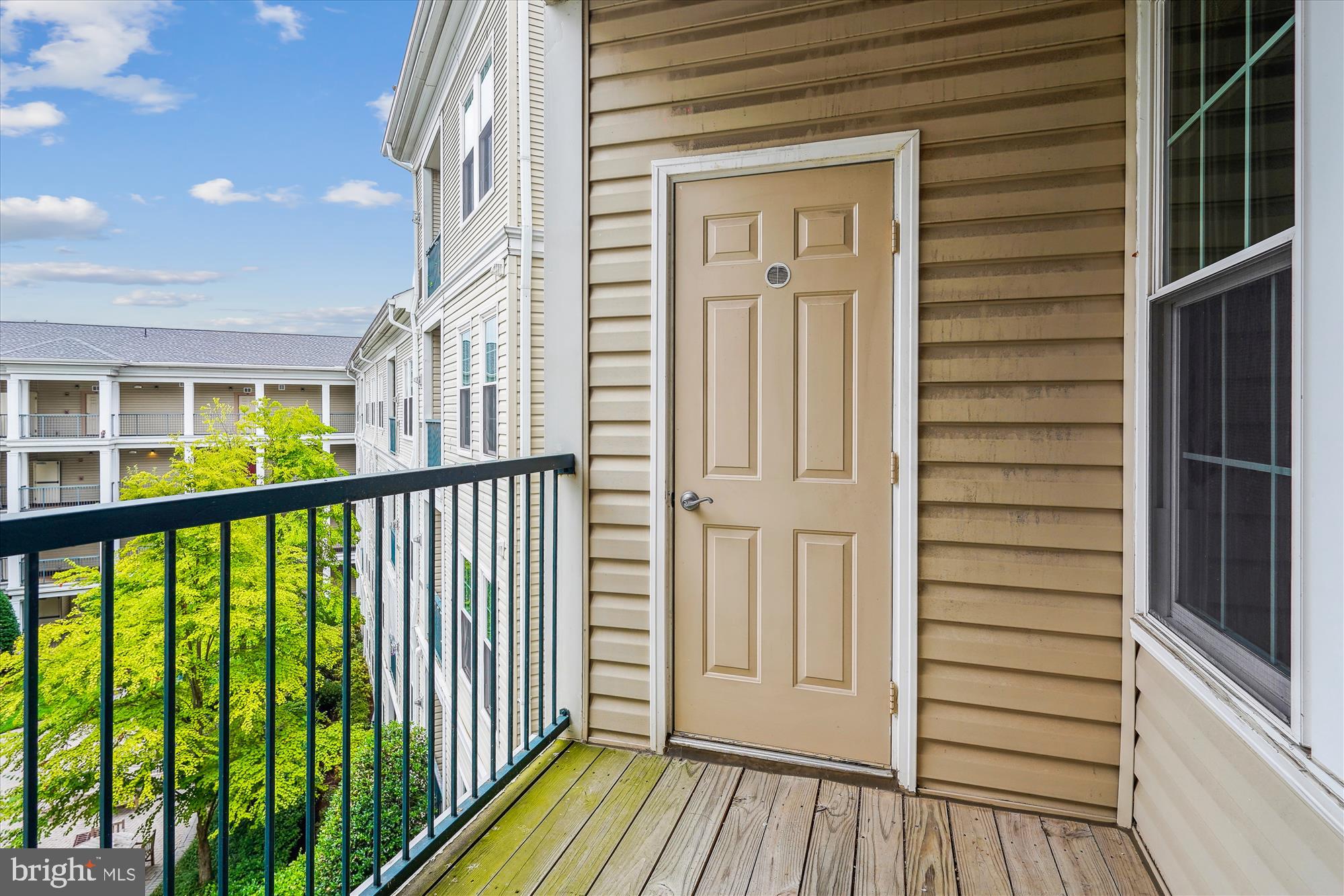 GROVE AT ARLINGTON - Residential