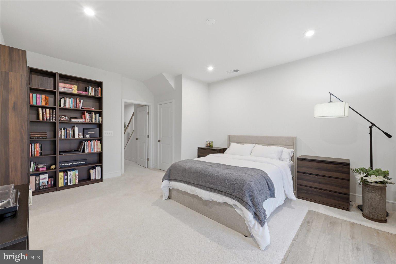 LAKE FREDERICK - Residential