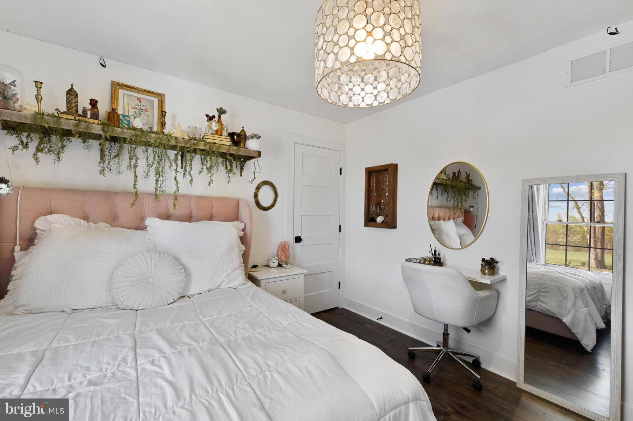 JARRETTSVILLE - Residential