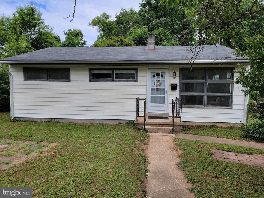 Great home being sold "AS IS" in Fredericksburg, ready for a new owner! This 3 bedroom, 1 bath home would make a great starter home. Hardwood floors throughout except the kitchen (which is in need of new flooring) and the bathroom (which has new vinyl flooring). Bathroom has been renovated with a new stand-up shower. Washer, Dryer, Refrigerator all convey. New water heater in 2021. Window units for cooling. About half of the windows have been replaced. New vapor barrier in crawlspace. Great size lot, partially fenced-in yard, lots of trees. Perfect location, close to Downtown Fredericksburg, shopping centers, Spotsylvania/Mary Washington Hospital, University of Mary Washington, VRE. Don't miss this rare opportunity, schedule your showing today!