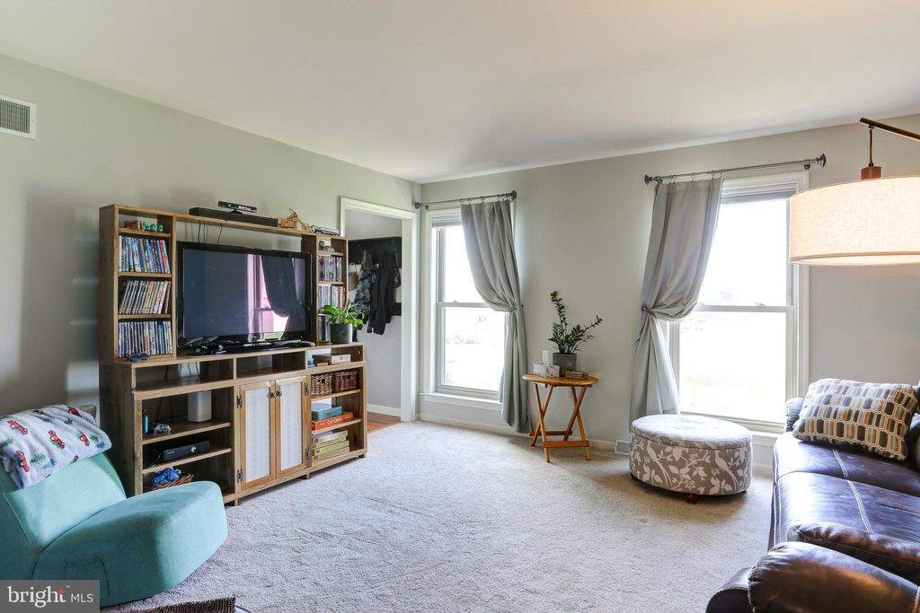 Photo of 7 LONGENECKER RD, LITITZ, PA 17543 (MLS # PALA2041146)