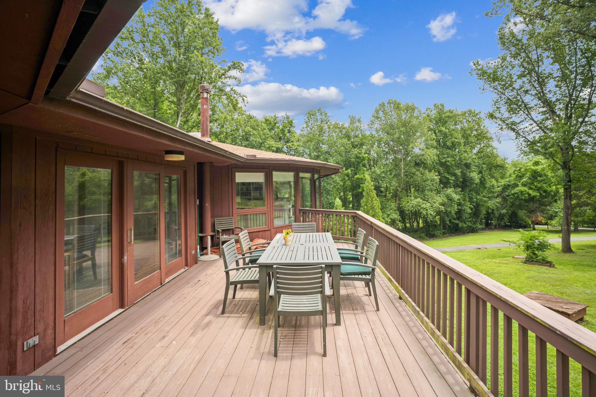 9894 SUNNYBROOK DRIVE