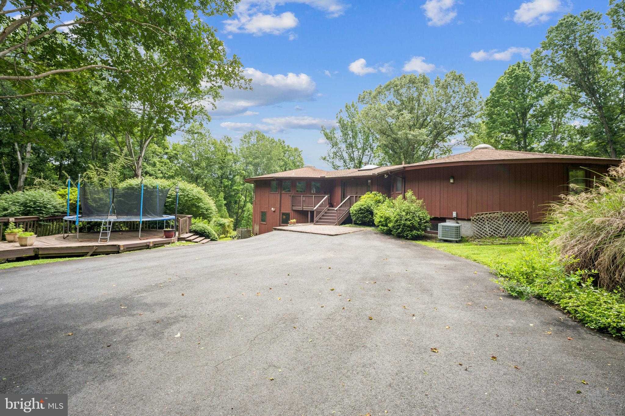9894 SUNNYBROOK DRIVE