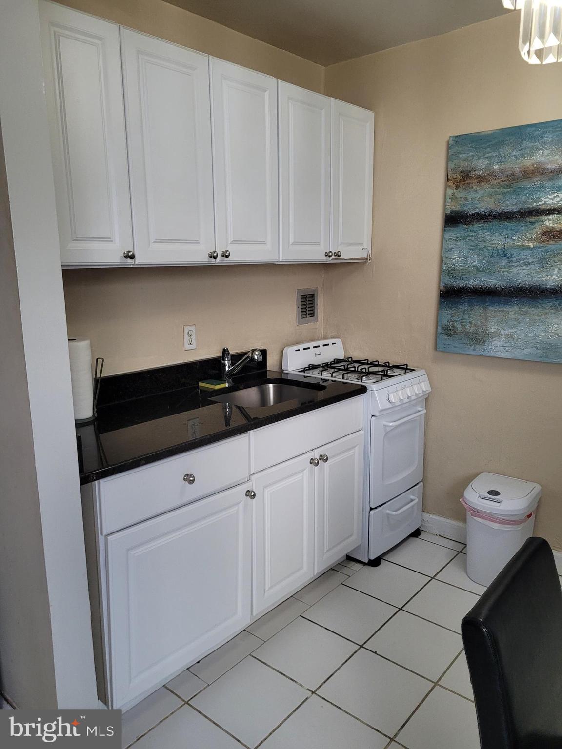 RIVER PLACE NORTH - Residential Lease