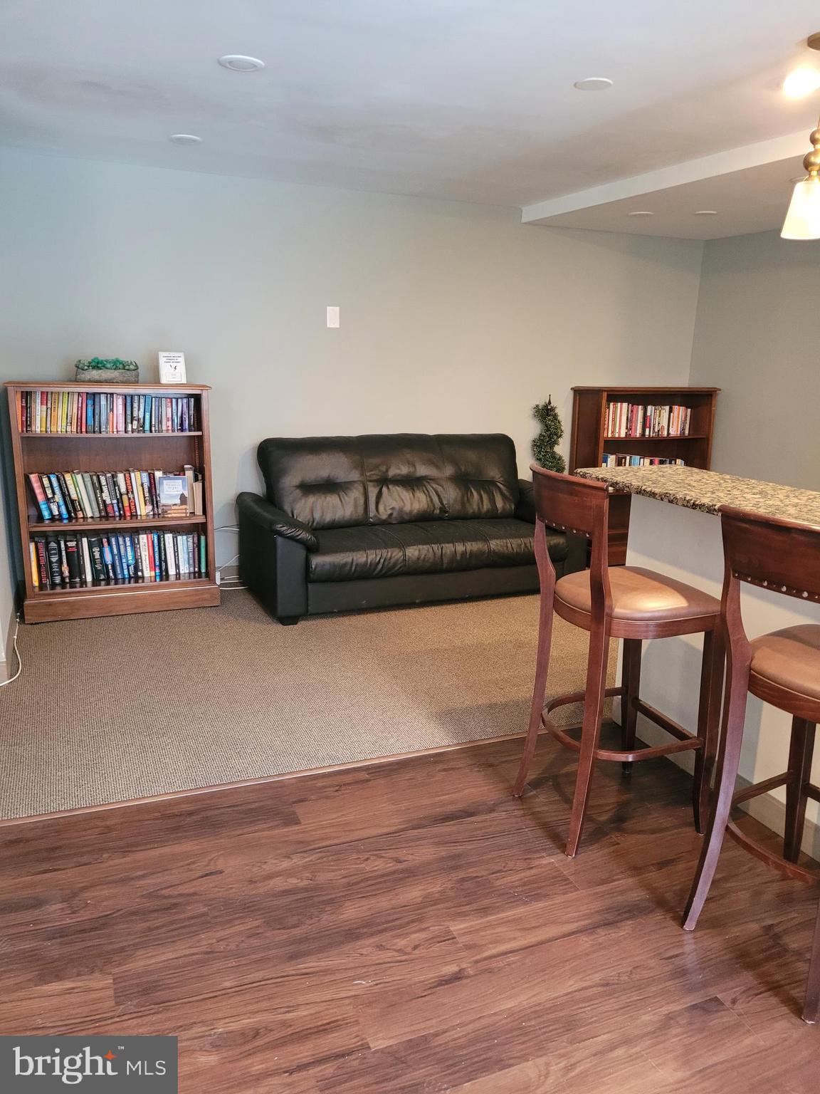 RIVER PLACE NORTH - Residential Lease