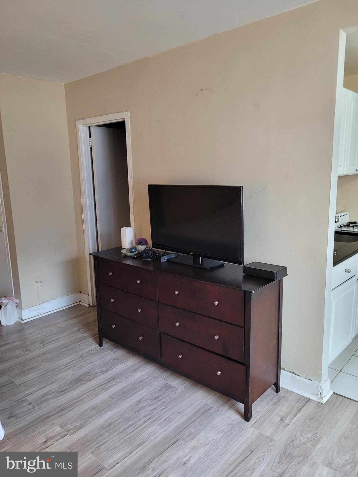 RIVER PLACE NORTH - Residential Lease