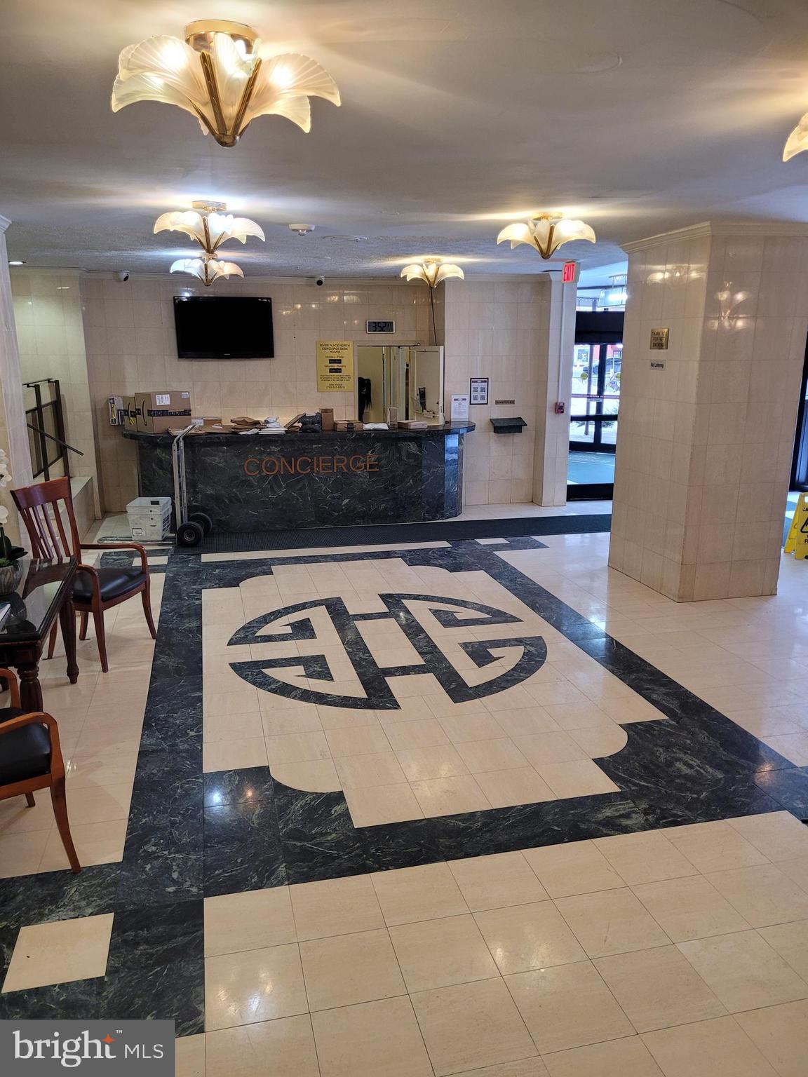 RIVER PLACE NORTH - Residential Lease