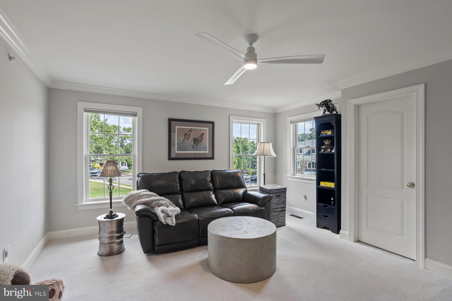 WHITEGATE - Residential