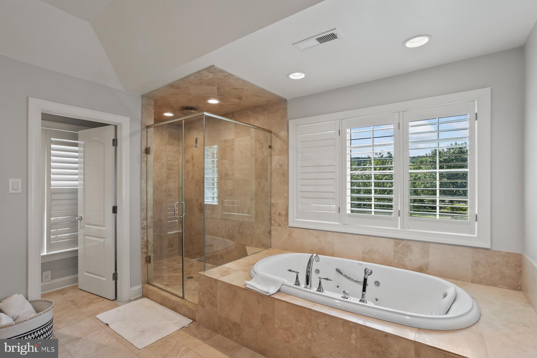 WHITEGATE - Residential