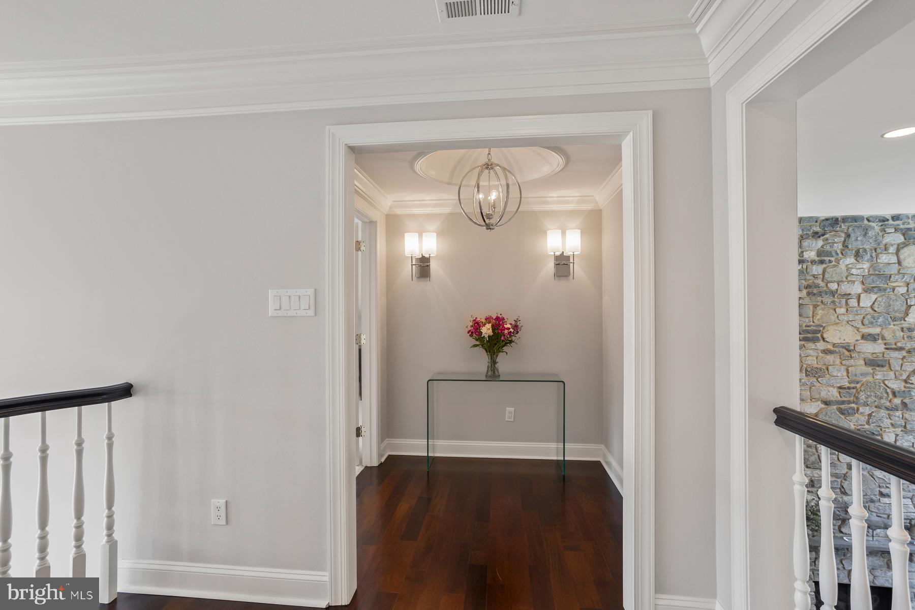 WHITEGATE - Residential