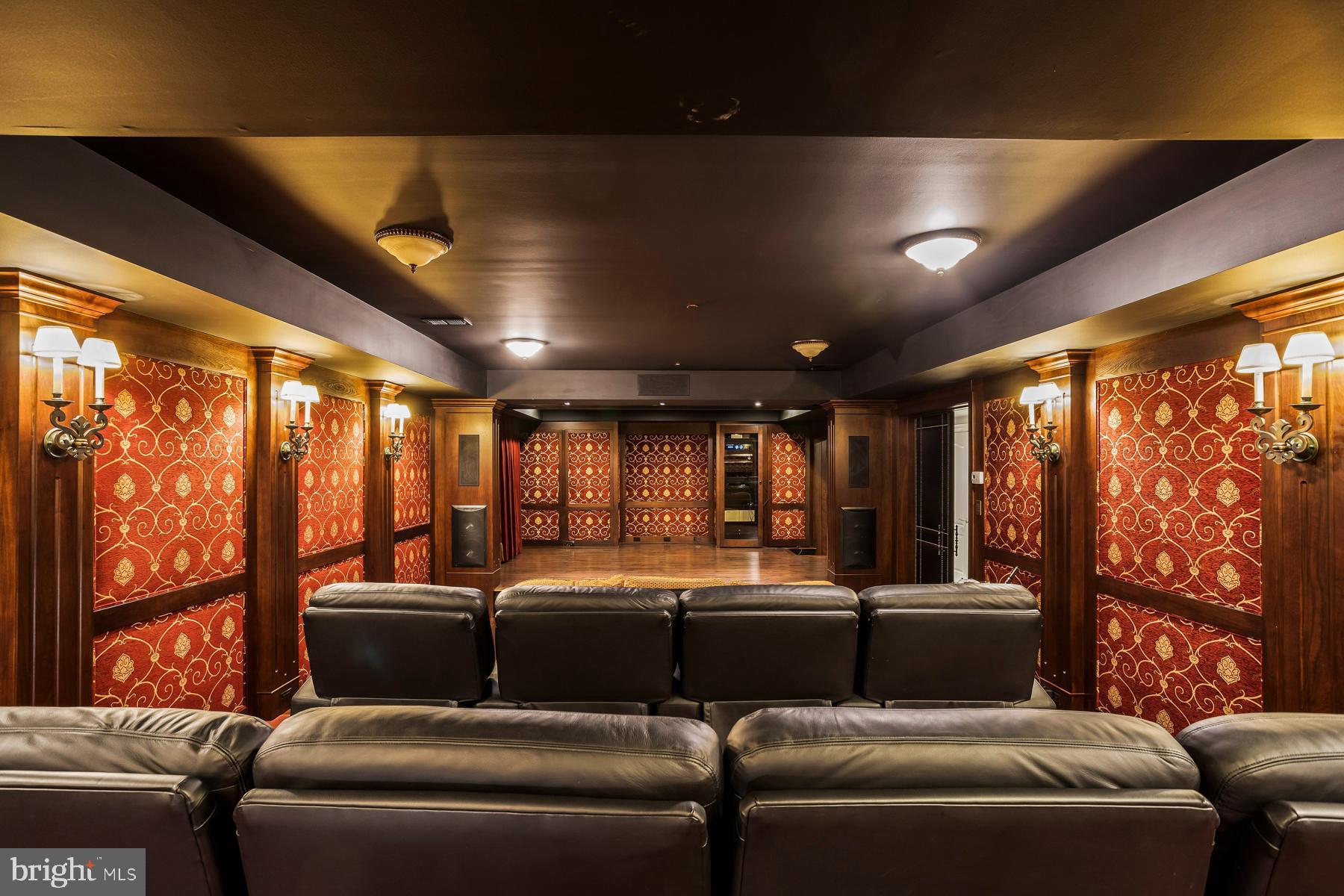 WHITEGATE - Residential