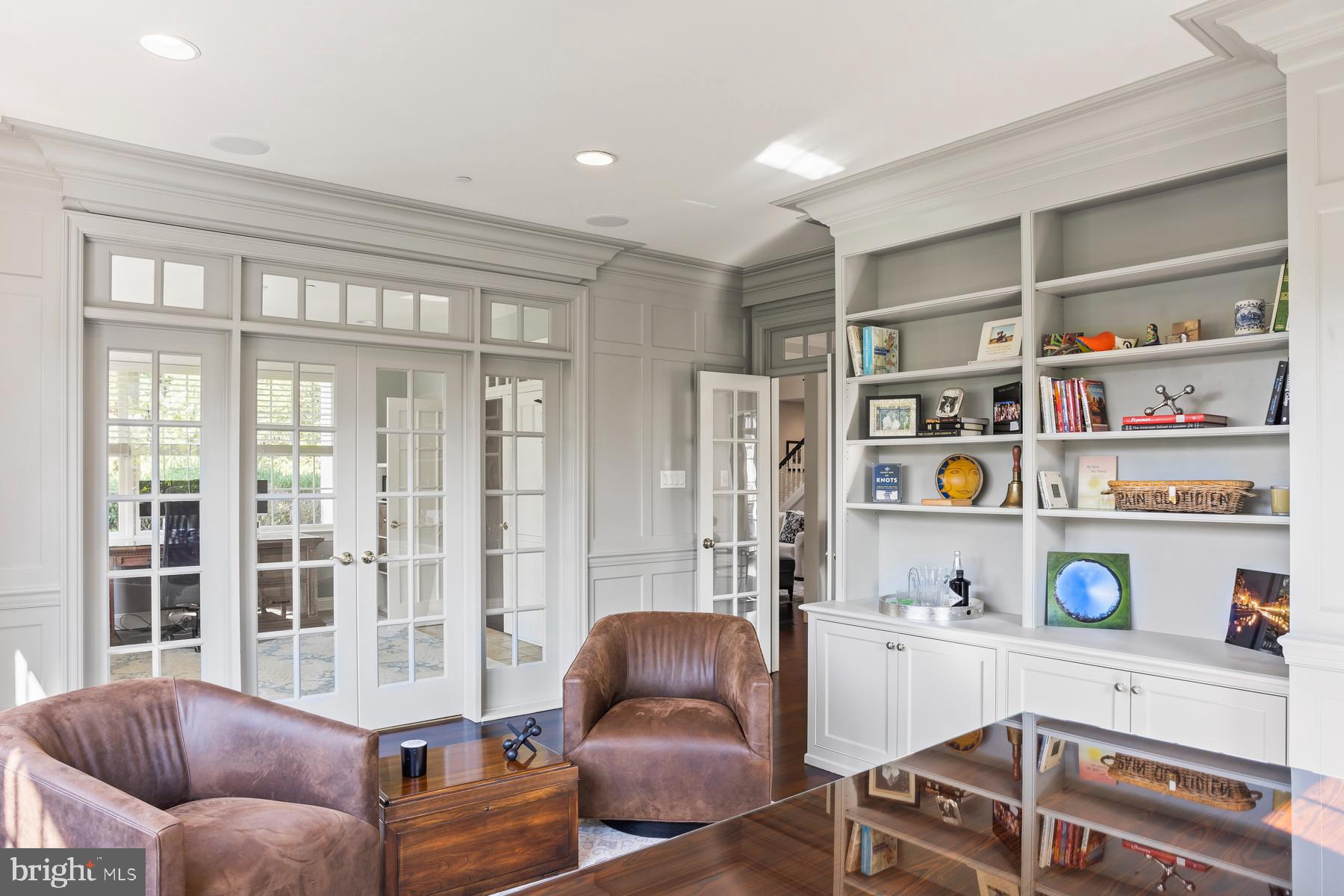 WHITEGATE - Residential