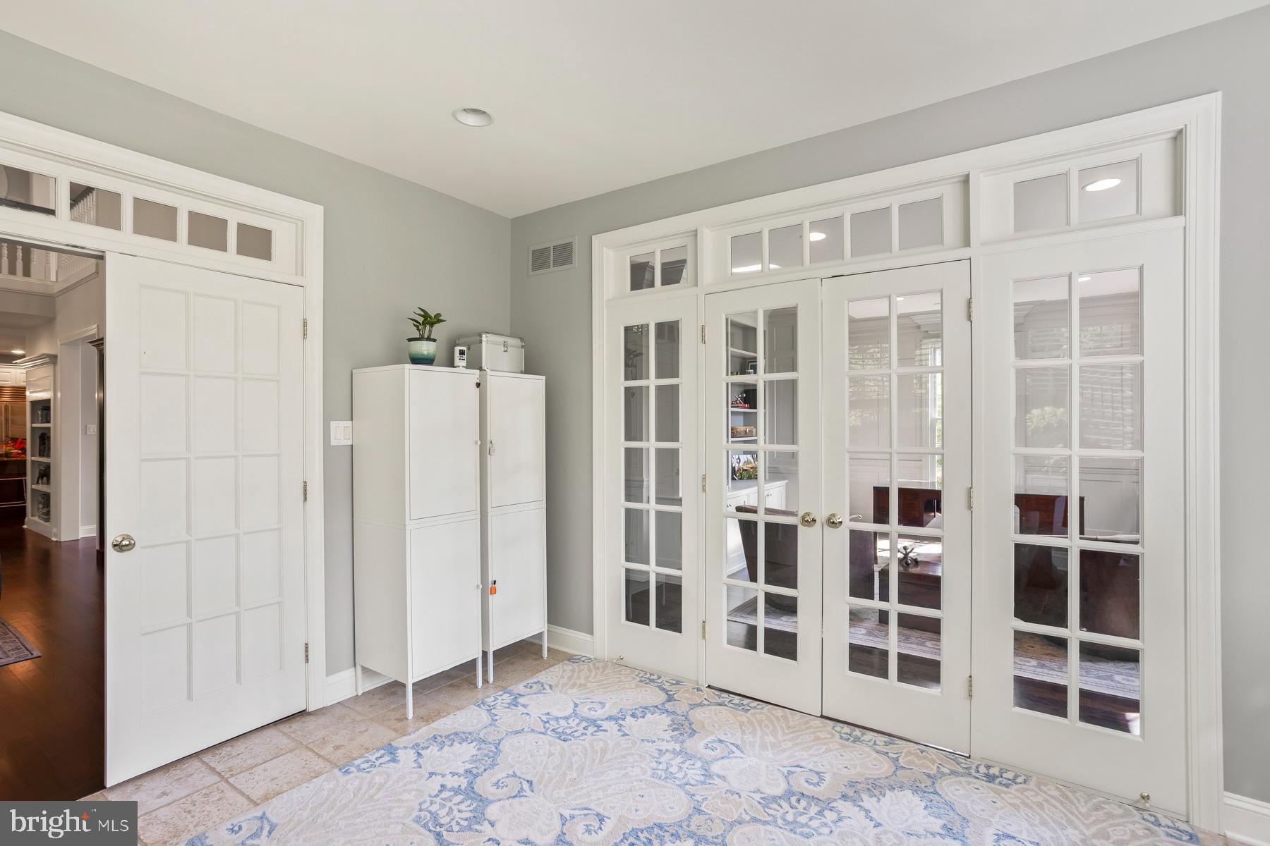 WHITEGATE - Residential