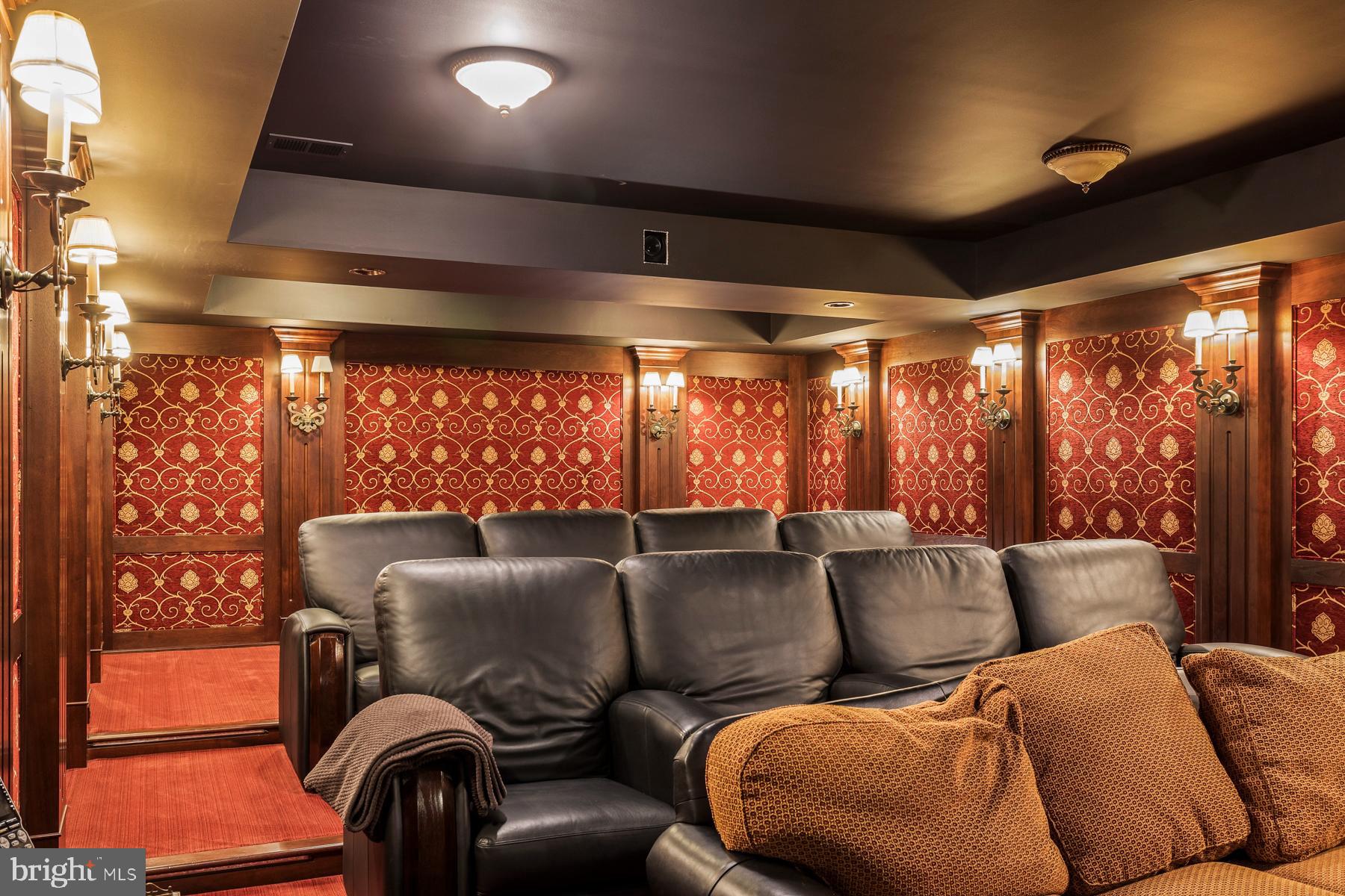 WHITEGATE - Residential