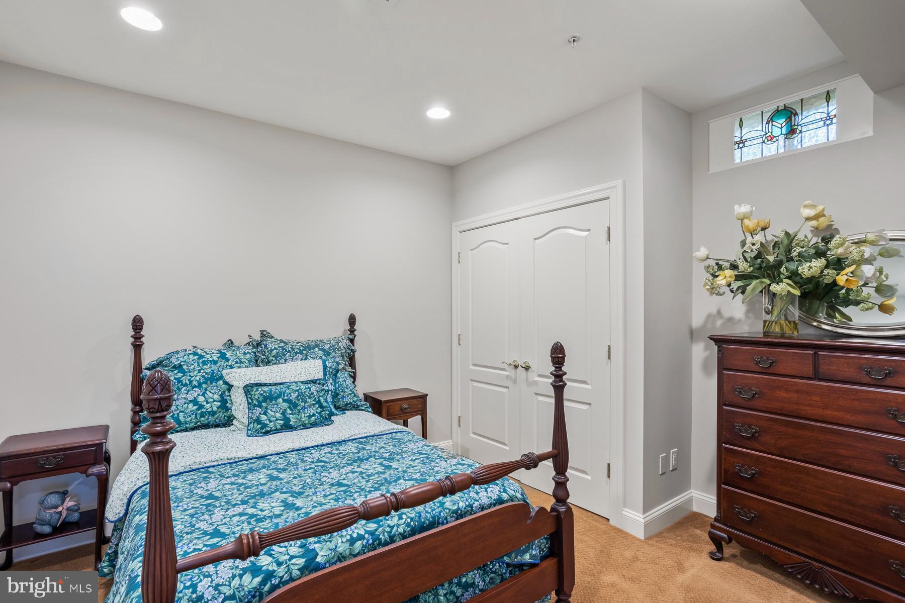 WHITEGATE - Residential