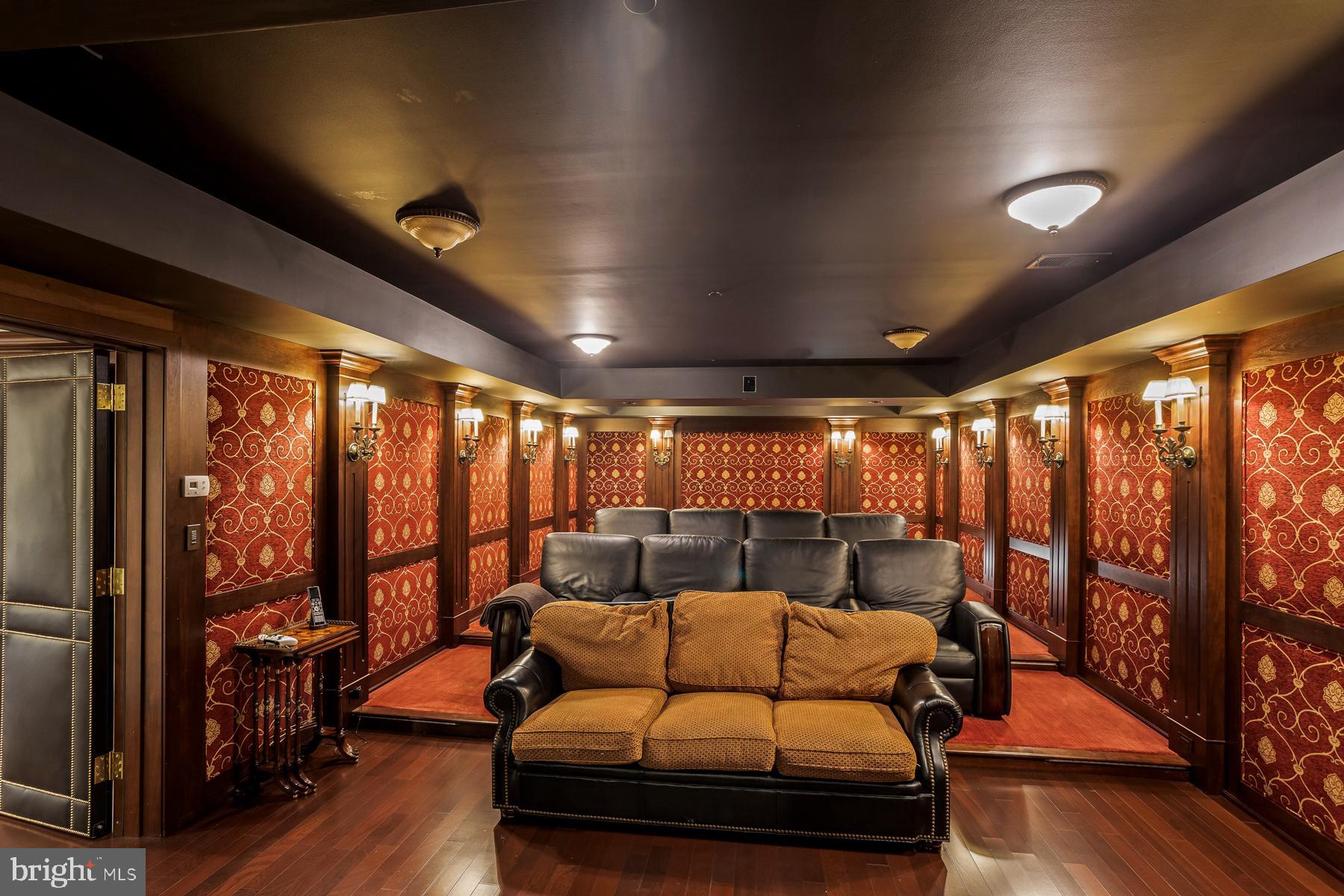 WHITEGATE - Residential