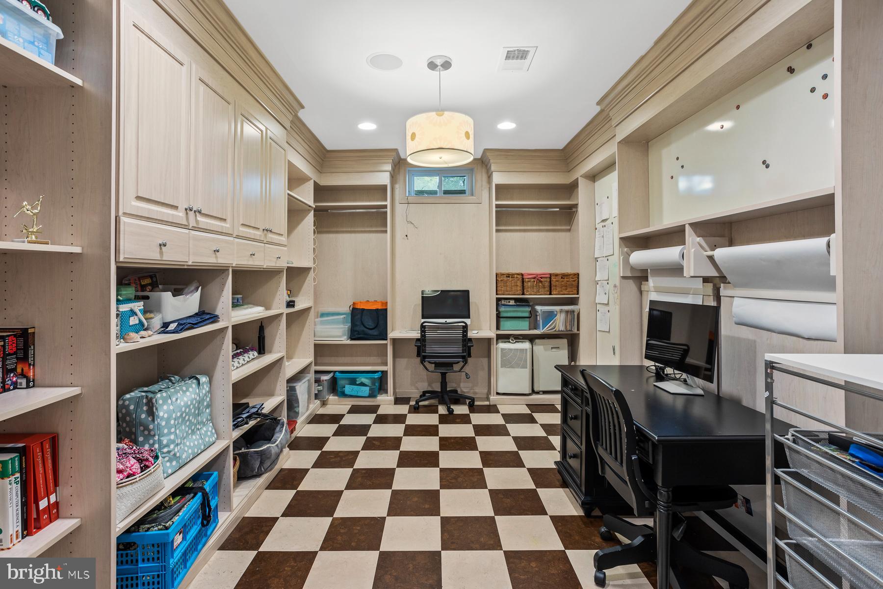 WHITEGATE - Residential